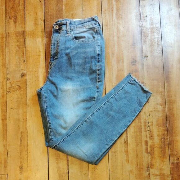 Denim - True Religion Halle Skinny Jeans Size 31 Raw Hem Cotton